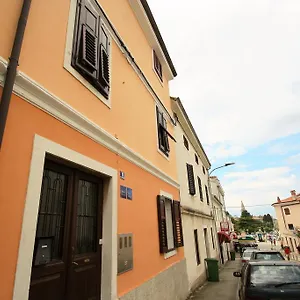 https://old-town-rooms-and-apartment.in-istria.net